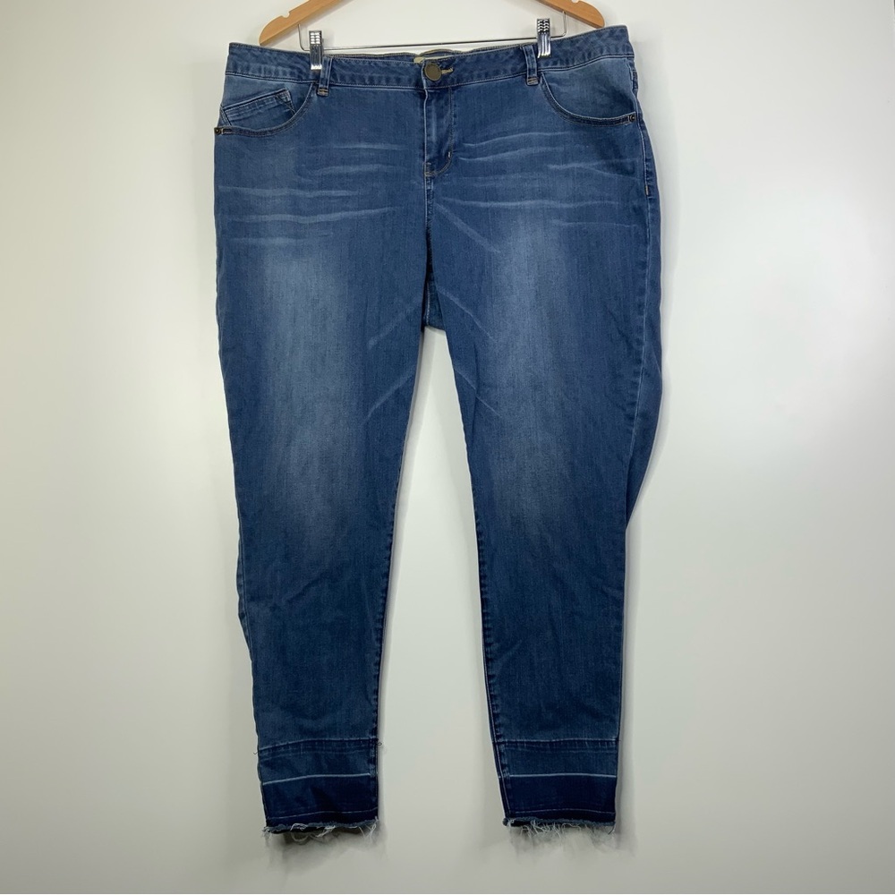 Democracy Freedom Ankle Skimmer Skinny Jeans. Medium‎ Wash. Size 20W.